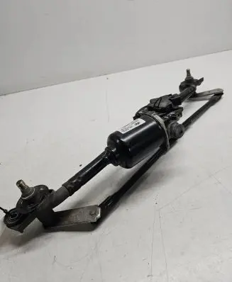 Hyundai Santa Fe Front wiper linkage and motor 981102B000