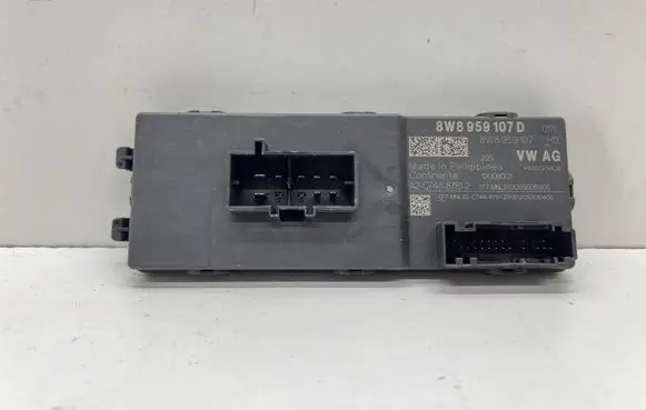 Audi A5 Tailgate/trunk control unit/module 8W8959107D
