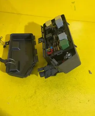 Mercedes-Benz C W203 Fuse box set 221KM