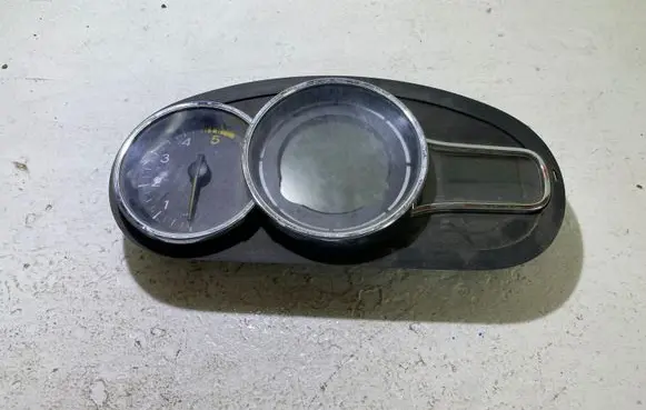 Renault Megane III Speedometer (instrument cluster) 248100342R A2C53363614 A2C53258659
