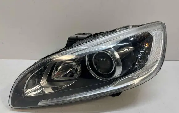 Volvo V60 Headlight/headlamp 89908937 31420253 89907127