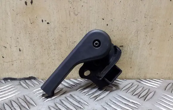 Engine bonnet (hood) release handle