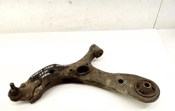 Toyota Verso Front lower control arm/wishbone