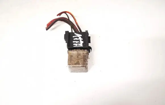 Volkswagen PASSAT B3 Other relay 867906381 899696