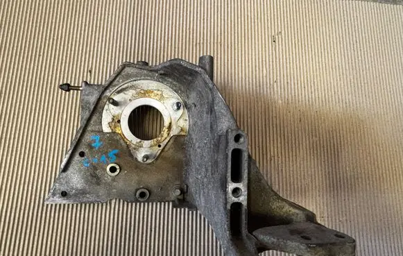 Alfa Romeo 159 Engine mounting bracket 46748866