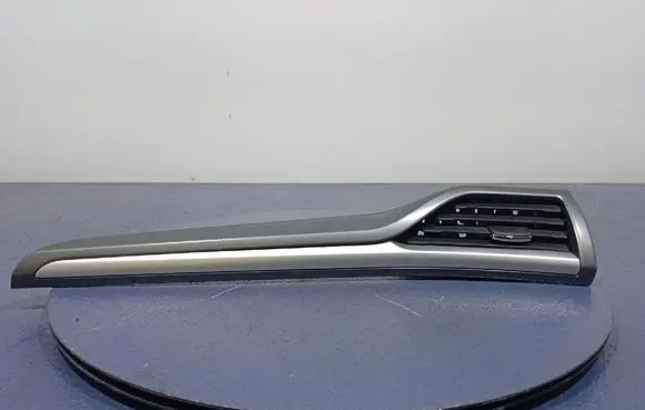 Ford Mondeo MK I Side skirt rear trim DS73F04338B