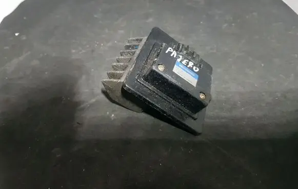 Mitsubishi Pajero Sport I Heater blower motor/fan resistor 0778000151