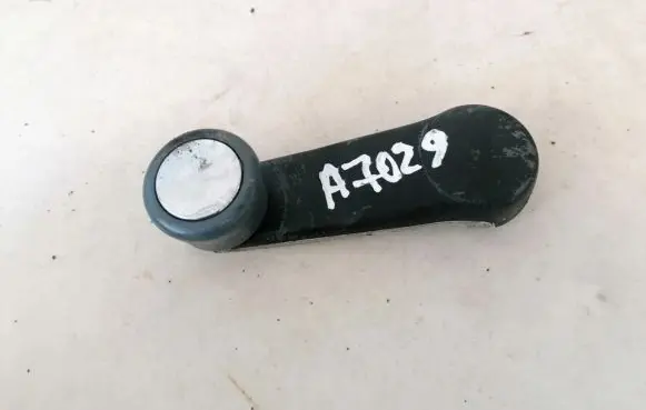 Audi A6 S6 C4 4A Front door window winding handle 