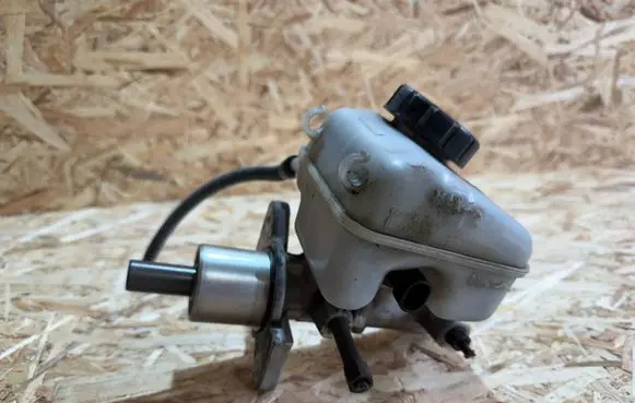 Opel Zafira A Master brake cylinder 326619232