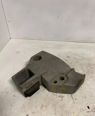 Renault Kangoo I Engine mount bracket 8200068255