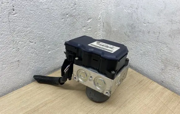 Ford Mondeo MK IV ABS Pump BG912C405AD 54085964C 16565713