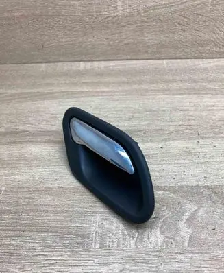 BMW 5 E39 Front door interior handle 8226050