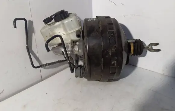 BMW 1 E81 E87 Brake booster 6788041 252214111