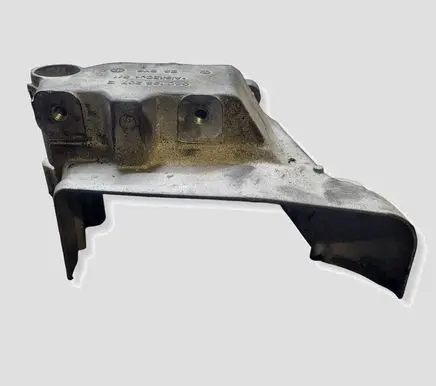 Volkswagen Polo V 6R Engine mounting bracket 04C199207E