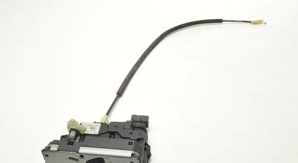 Opel Meriva B Rear door lock 13279837