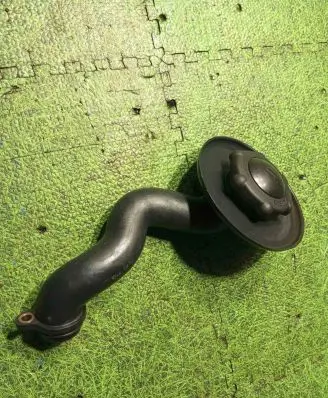 BMW X5M E70 Oil fill pipe 7588548