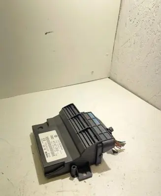 Audi A6 S6 C6 4F Power management control unit 4F0907280B F005S00101