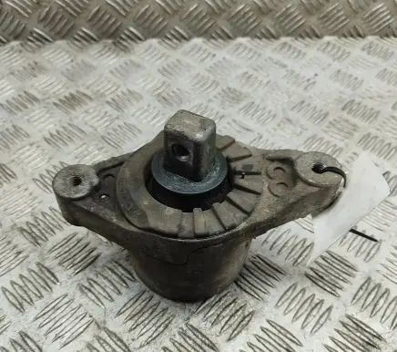 Maserati Ghibli Engine mount bracket 6700048700