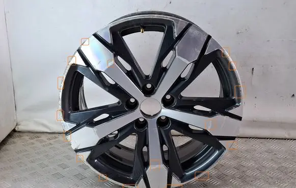 Peugeot 5008 II R18 alloy rim 9811635077