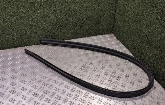 Opel Vivaro Engine compartment rubber 