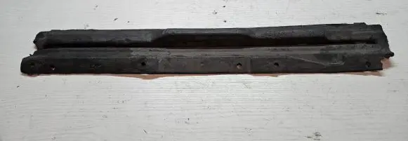 Chrysler Pacifica Intercooler air guide/duct channel 68229143AB