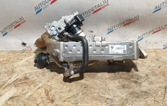 BMW 2 F22 F23 EGR valve cooler 8477659 8513132