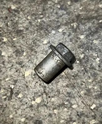 BMW 5 E39 Nuts/bolts 11121738607
