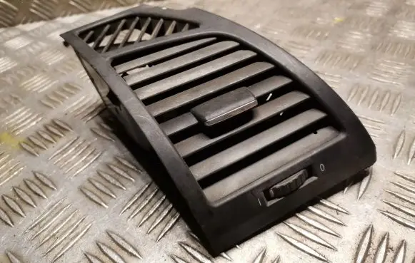 BMW 1 E81 E87 Dashboard air vent grill cover trim 7059188