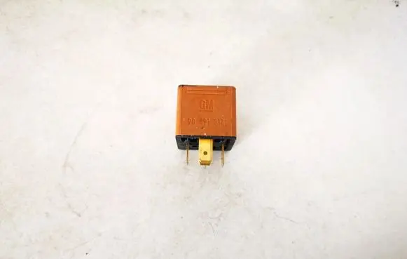 Opel Signum Other relay 90491314 0332209136