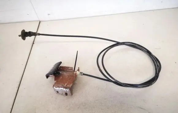 Nissan Primera Engine bonnet (hood) release handle