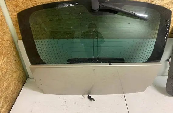 Peugeot 407 Rear windscreen/windshield window 43R005001
