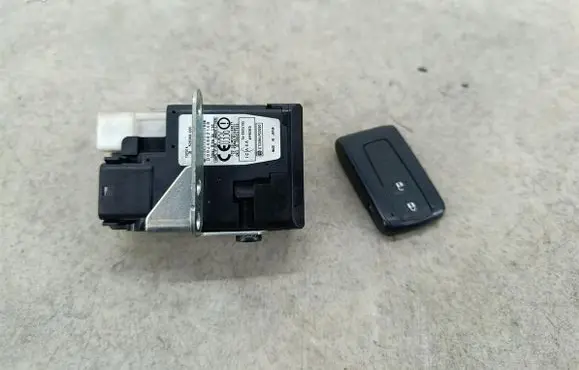 Toyota Corolla Verso E121 Ignition lock 626399000