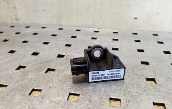 Honda CR-V Airbag deployment crash/impact sensor 77970SWAE113M4 5WK43786