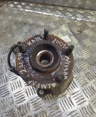 Nissan Almera Tino Front wheel hub 