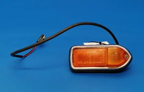 Jaguar XJS Front fender indicator light L824