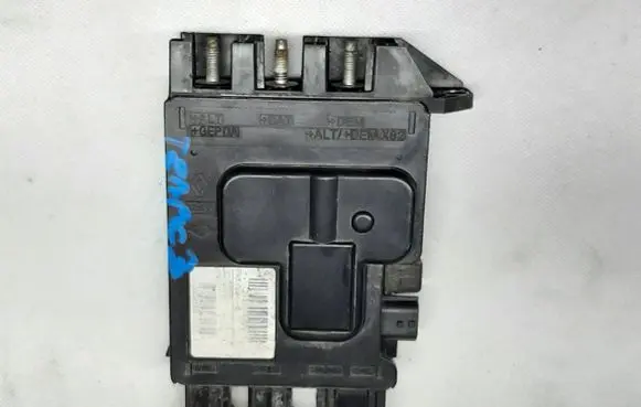 Renault Trafic III (X82) Battery relay fuse 243501820R