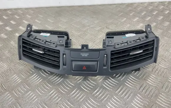 Nissan Navara D23 Dash center air vent grill 684114KJ1A 682V14KJ1A
