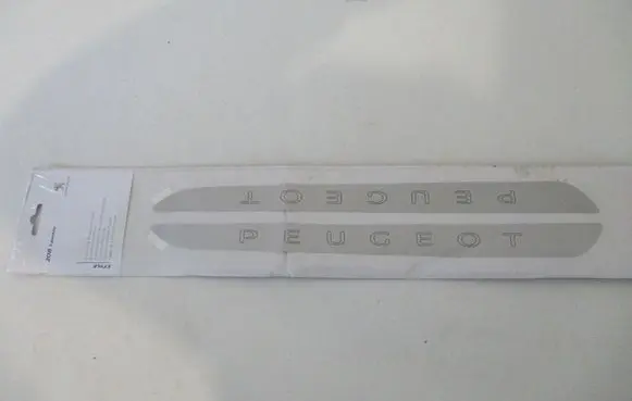 Peugeot 2008 I Manufacturer badge logo/emblem 1607558380