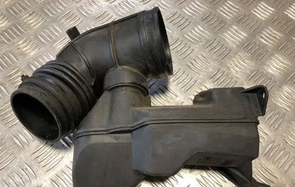 BMW 5 E39 Intake resonator 1703028 9606377