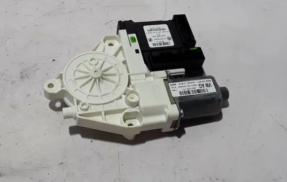 Volkswagen Caddy Front door window regulator motor 2K5959701