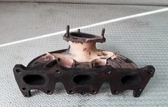 Peugeot 607 Exhaust manifold