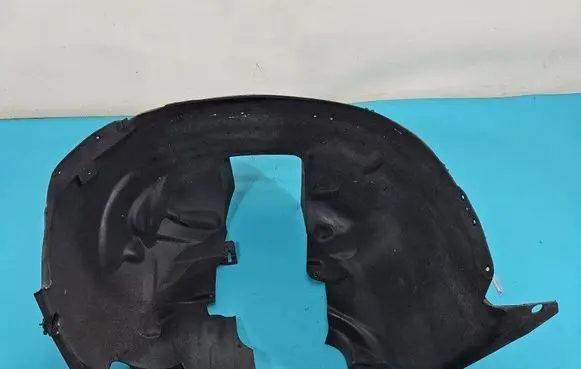 Front wheel arch liner splash guards