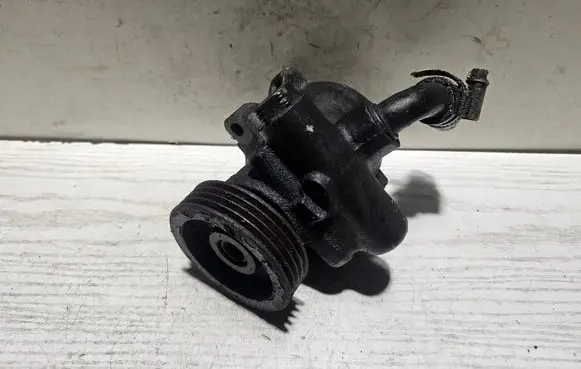Peugeot 605 Power steering pump 7849701