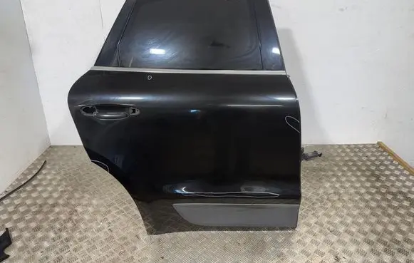 Porsche Macan (95B) Rear door
