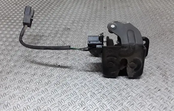 KIA Sportage Tailgate window lock/catch/latch 