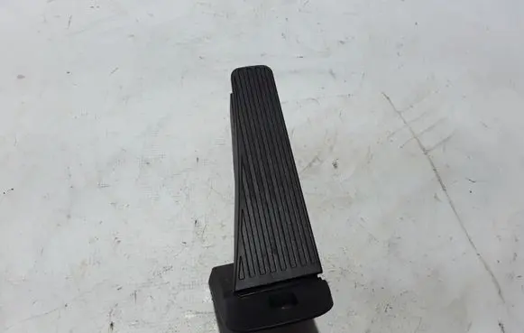 Volvo V60 Accelerator throttle pedal 32269124