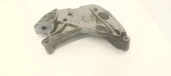 Audi Q3 8U Engine mounting bracket 06J199207P