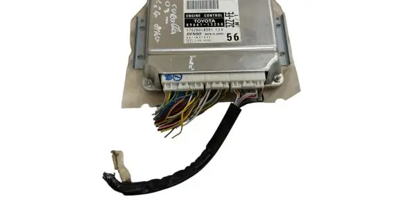 Toyota Corolla E120 E130 Engine control unit/module 8966113250 1752008301