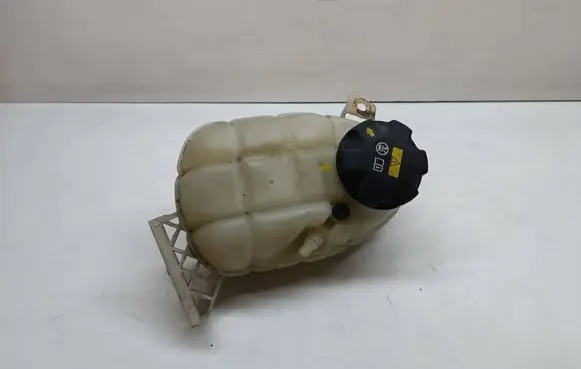 BMW 3 F30 F35 F31 Coolant expansion tank/reservoir 7642160 17137642160