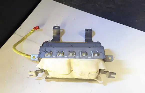 Mitsubishi Pajero Passenger airbag MR402459